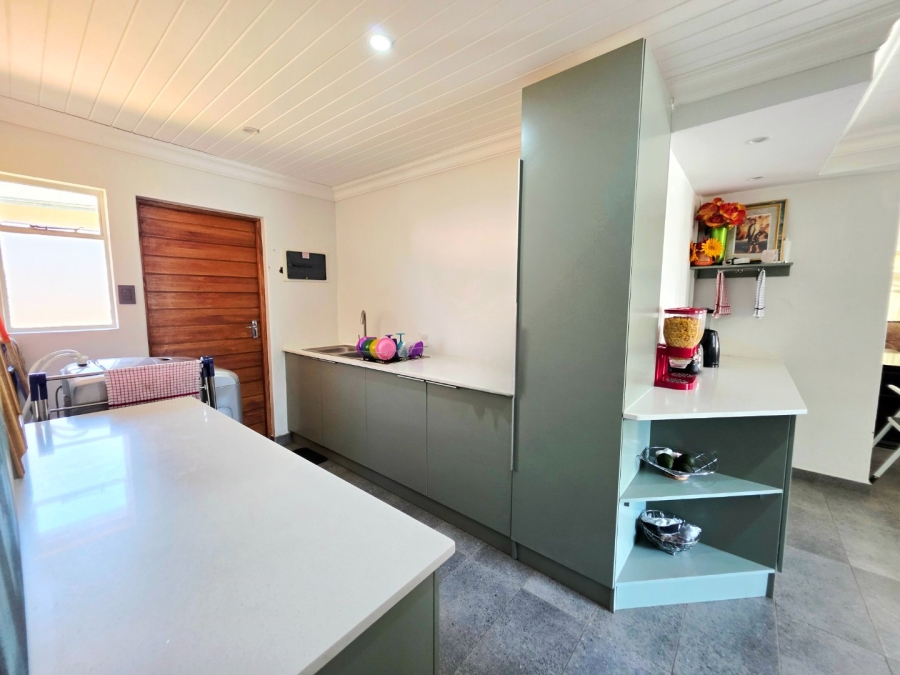 4 Bedroom Property for Sale in Generaal De Wet Free State